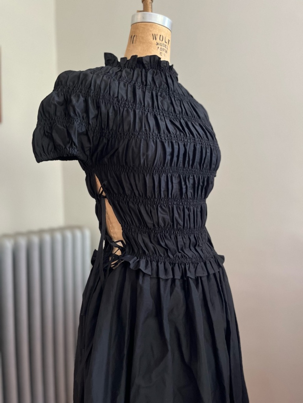 Cordera Fluid Sculpted Dress - Picture 8 of 12